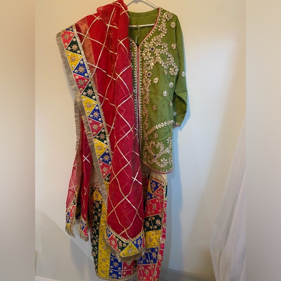 Mehendi Lengha Outfit - Picture 3 of 10